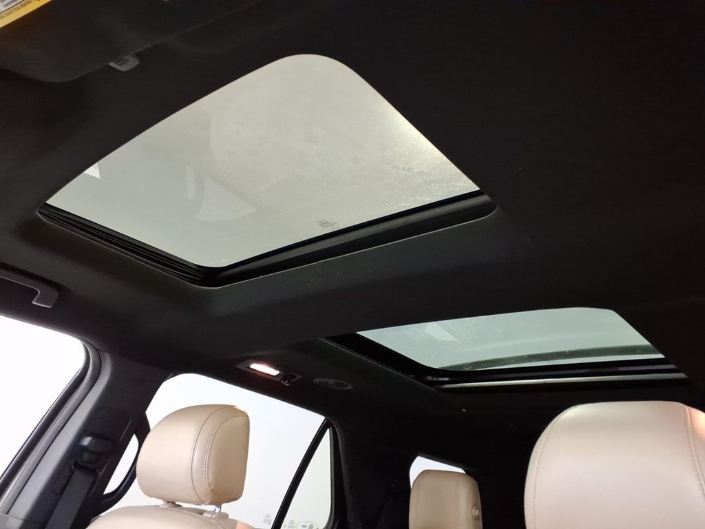 2016 Ford Explorer Image 23