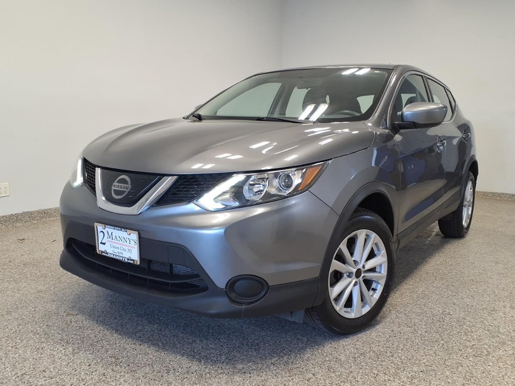 2019 Nissan Rogue Image 1