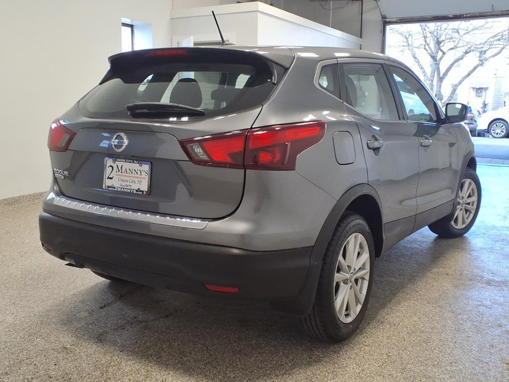 2019 Nissan Rogue Image 4