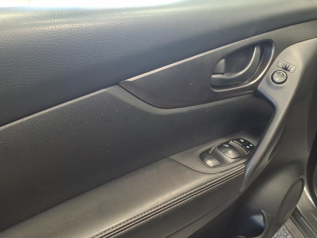 2019 Nissan Rogue Image 8