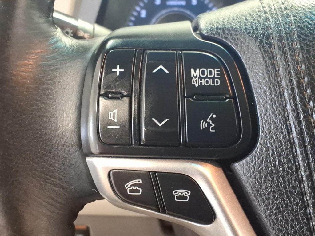 2015 Toyota Sienna Image 11