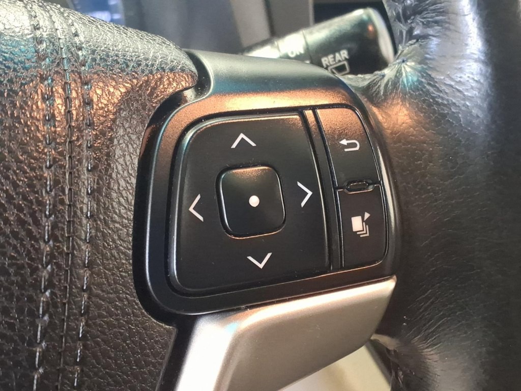 2015 Toyota Sienna Image 13