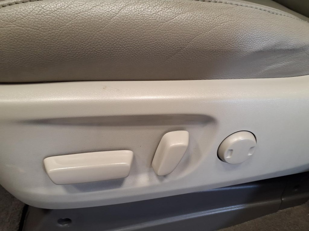 2015 Toyota Sienna Image 19
