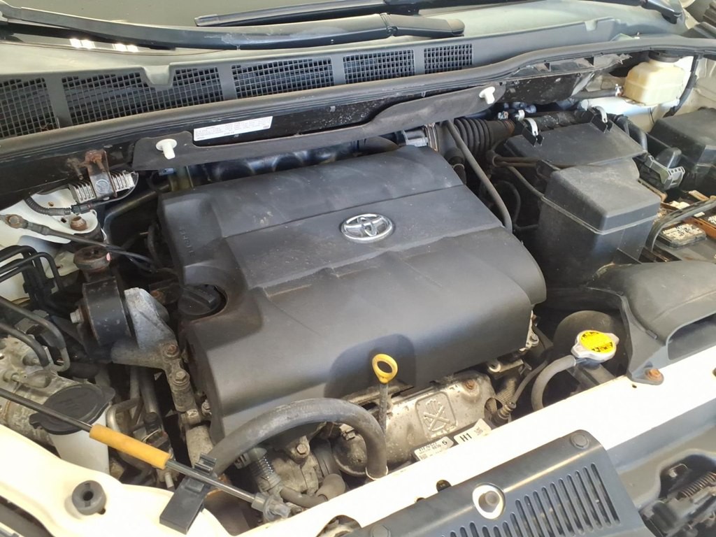 2015 Toyota Sienna Image 23