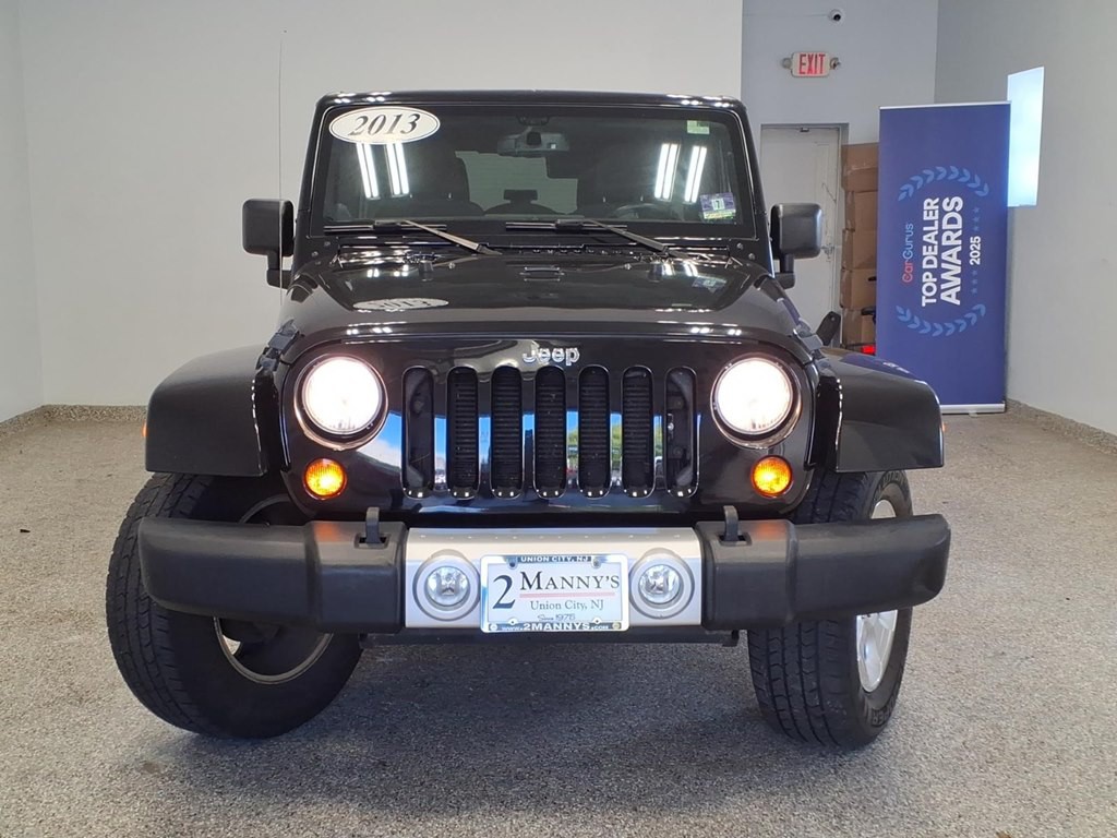 2013 Jeep Wrangler Unlimited Image 2