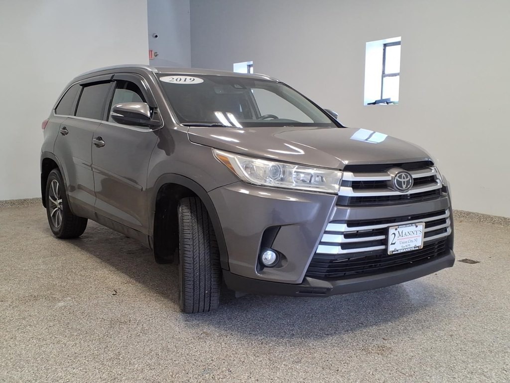 2019 Toyota Highlander Image 3