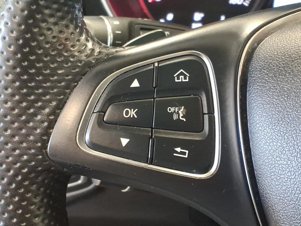 2018 Mercedes-Benz GLC-Class Image 10