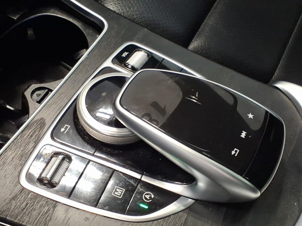 2018 Mercedes-Benz GLC-Class Image 17