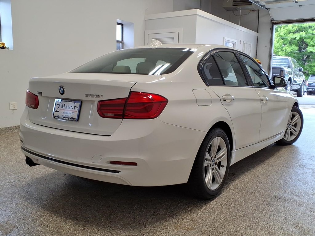 2016 BMW 3 Series Image 4