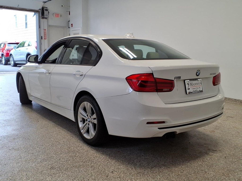 2016 BMW 3 Series Image 6