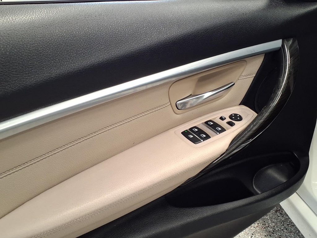 2016 BMW 3 Series Image 8