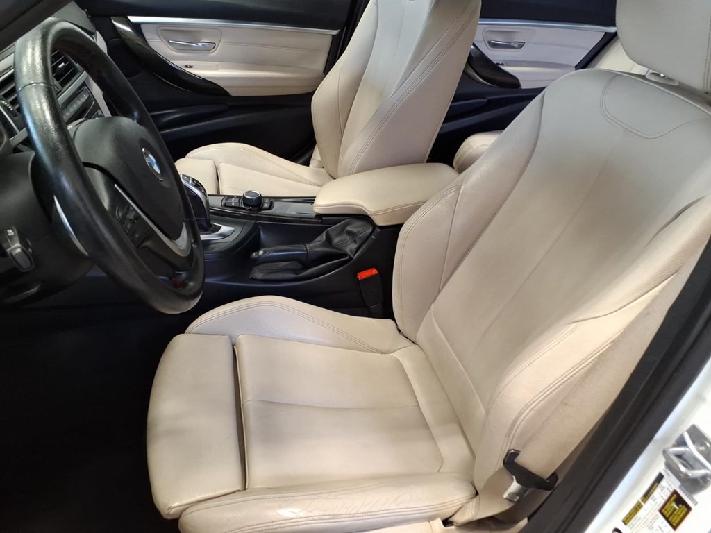 2016 BMW 3 Series Image 16
