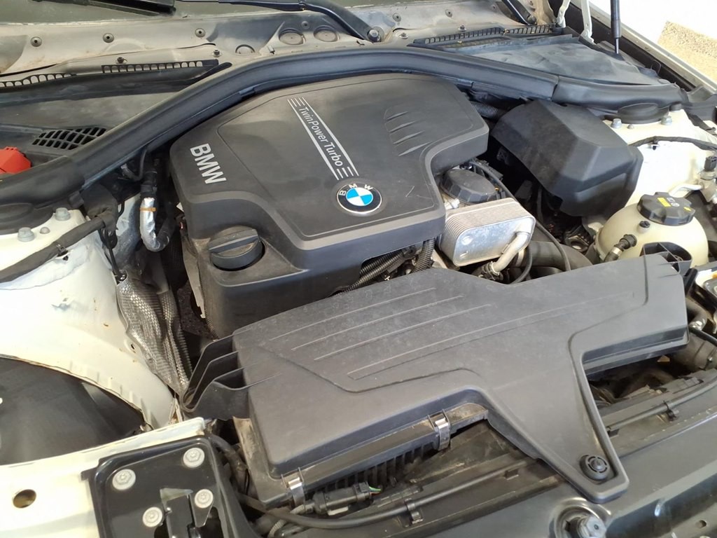 2016 BMW 3 Series Image 21