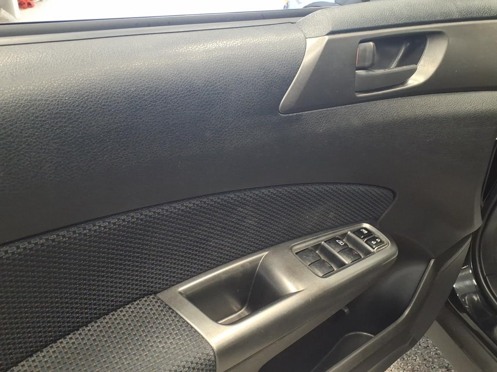 2011 Subaru Forester Image 8