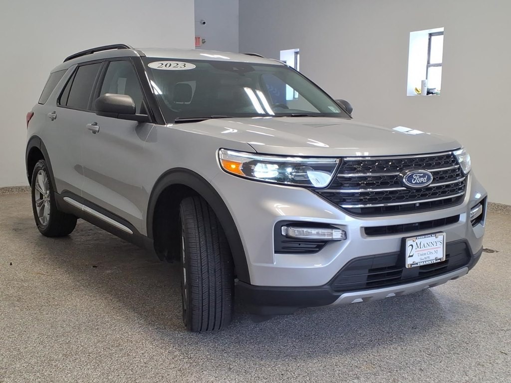 2023 Ford Explorer Image 3