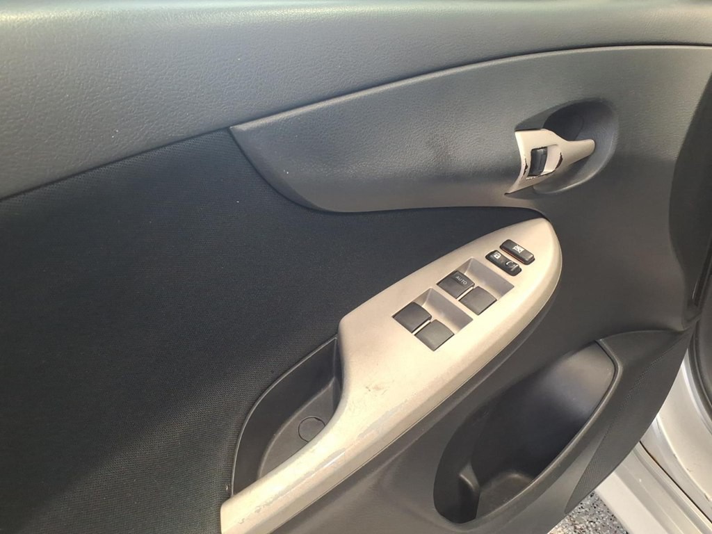 2010 Toyota Corolla Image 8