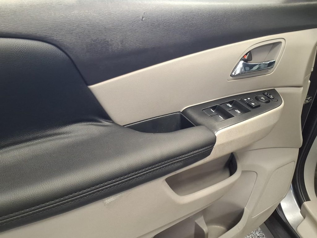 2016 Honda Odyssey Image 8