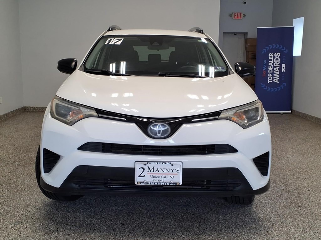 2017 Toyota Rav4 Image 2