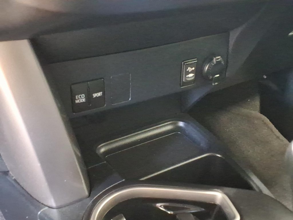 2017 Toyota Rav4 Image 16