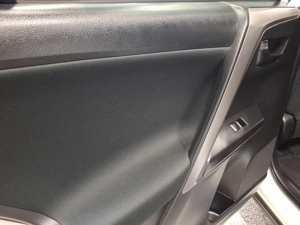 2017 Toyota Rav4 Image 19