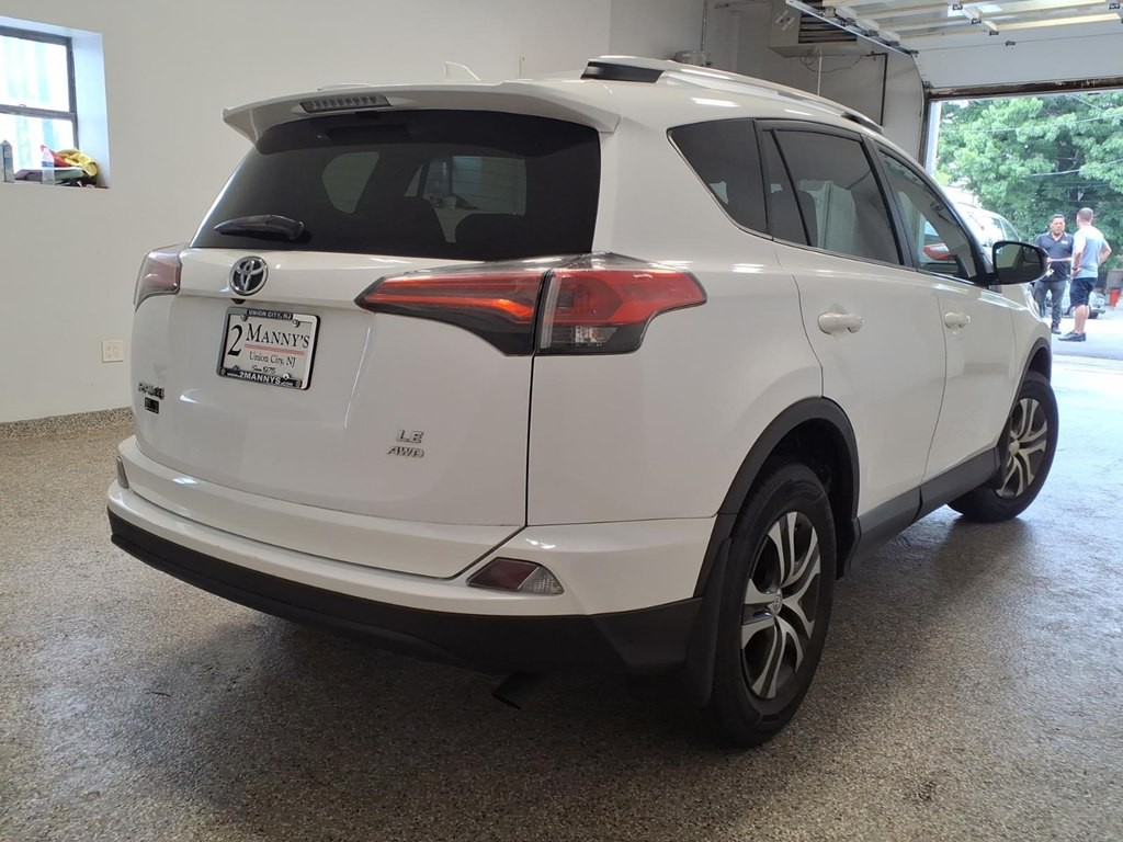 2016 Toyota Rav4 Image 4