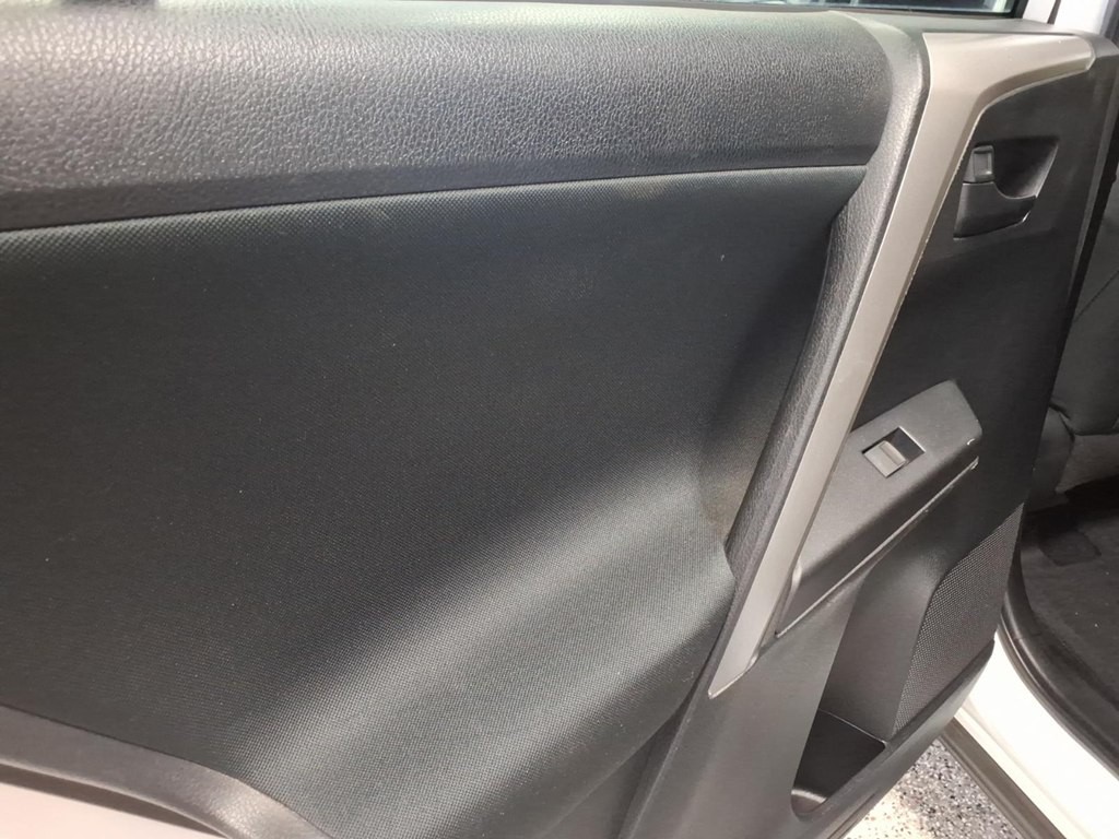 2016 Toyota Rav4 Image 18