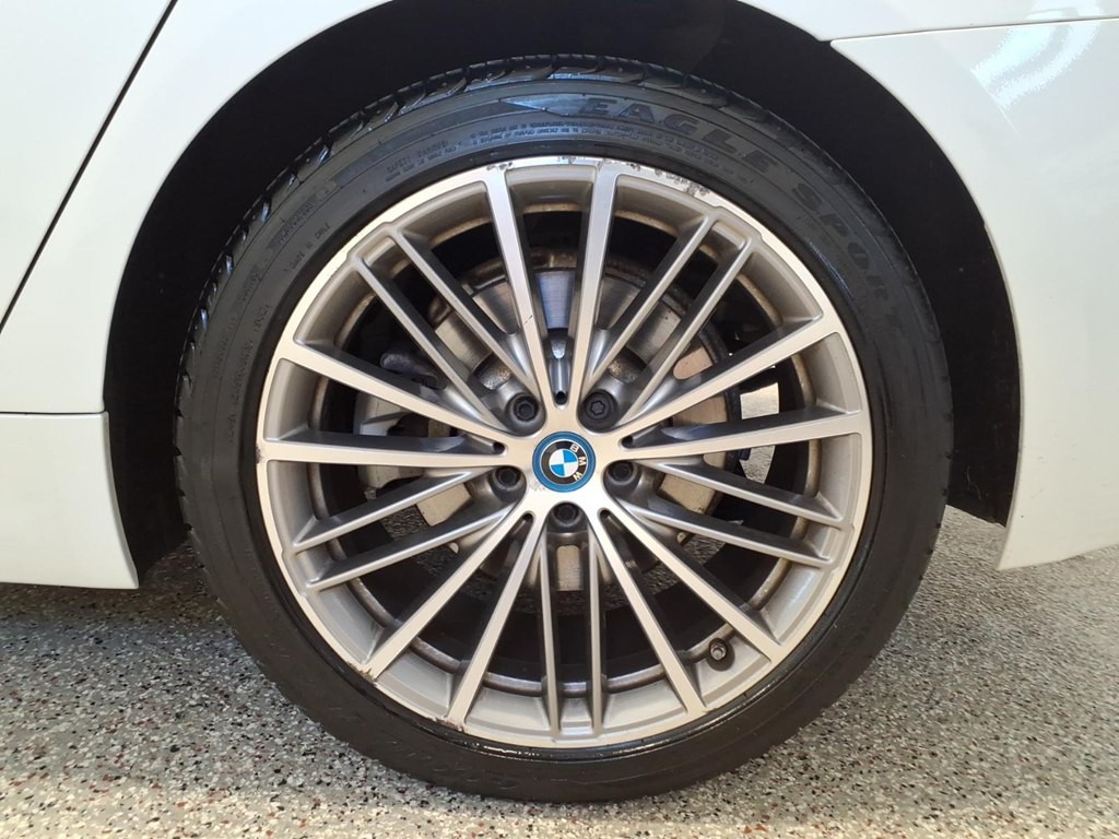 2019 BMW 5 Series Image 7