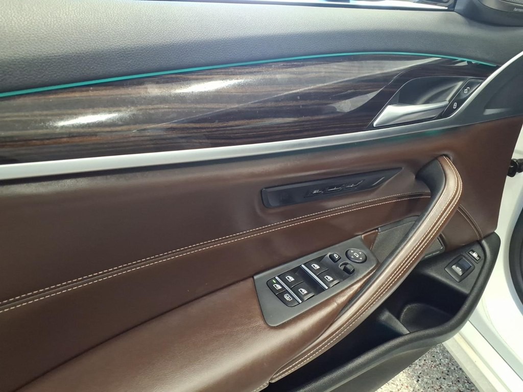 2019 BMW 5 Series Image 9
