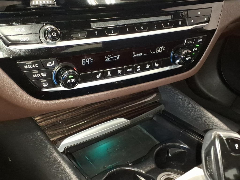 2019 BMW 5 Series Image 17