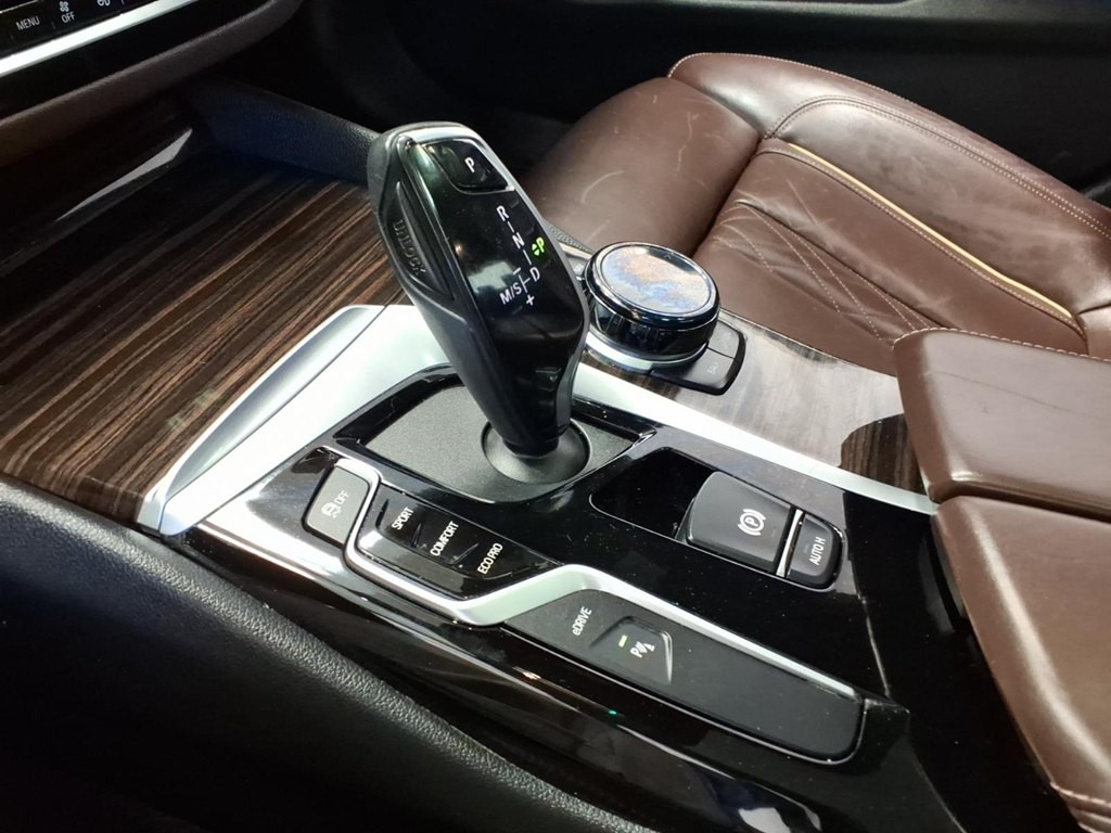 2019 BMW 5 Series Image 18