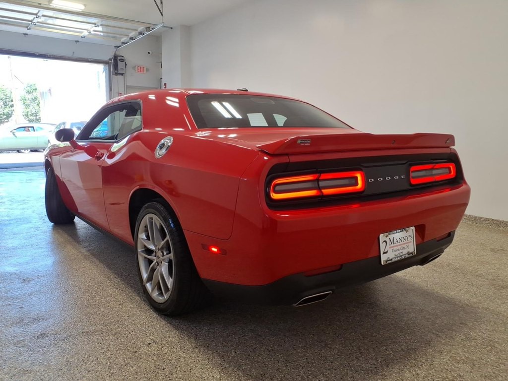 2022 Dodge Challenger Image 6