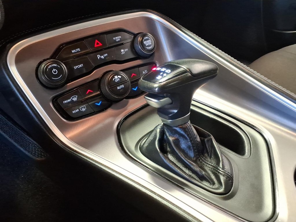 2022 Dodge Challenger Image 16