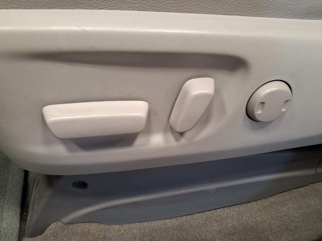 2013 Toyota Sienna Image 18