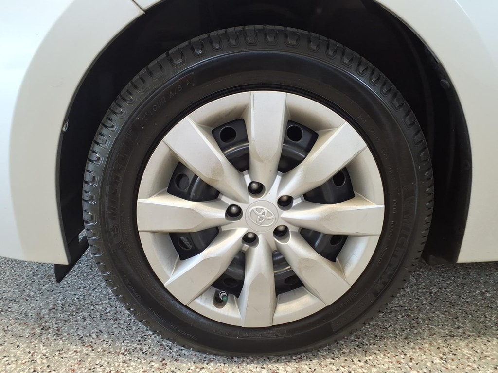 2016 Toyota Corolla Image 7