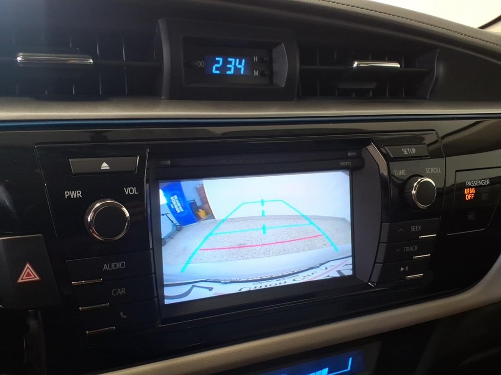 2016 Toyota Corolla Image 13
