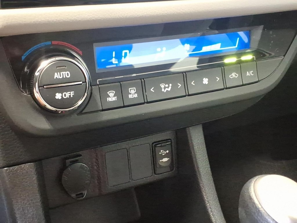 2016 Toyota Corolla Image 14