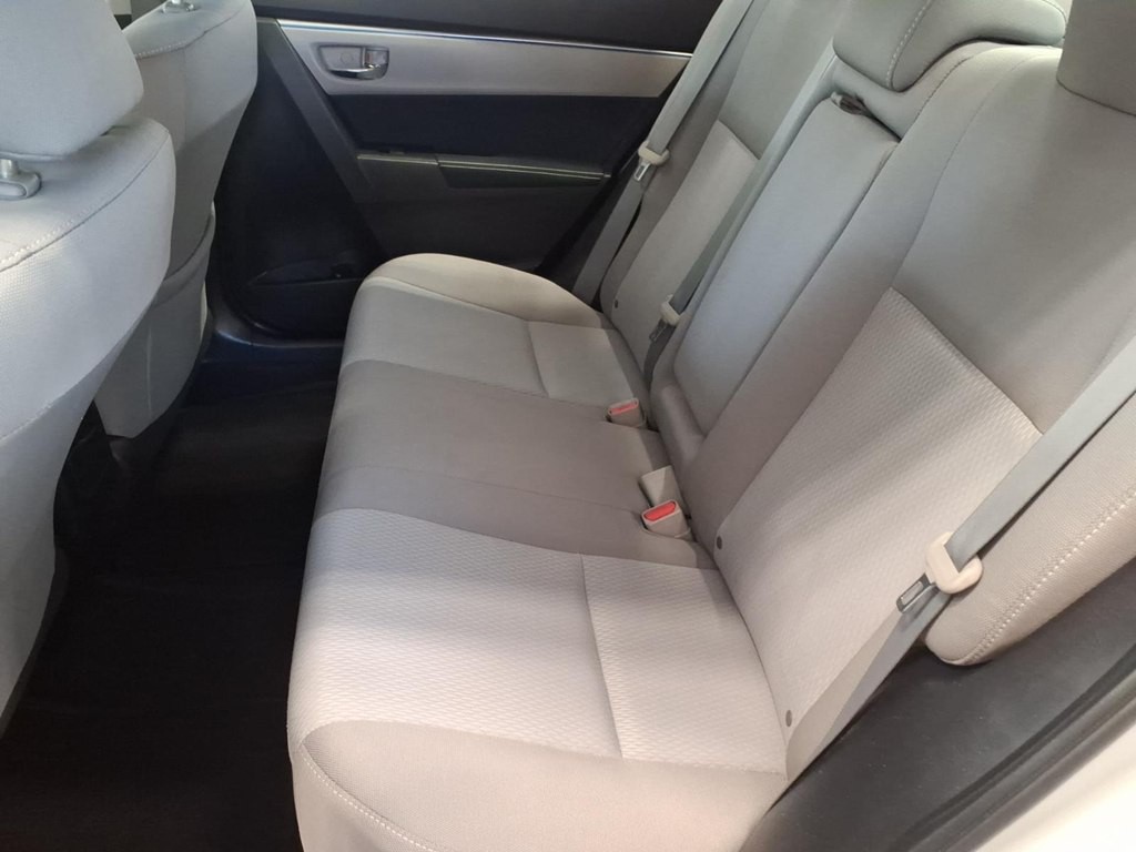 2016 Toyota Corolla Image 18