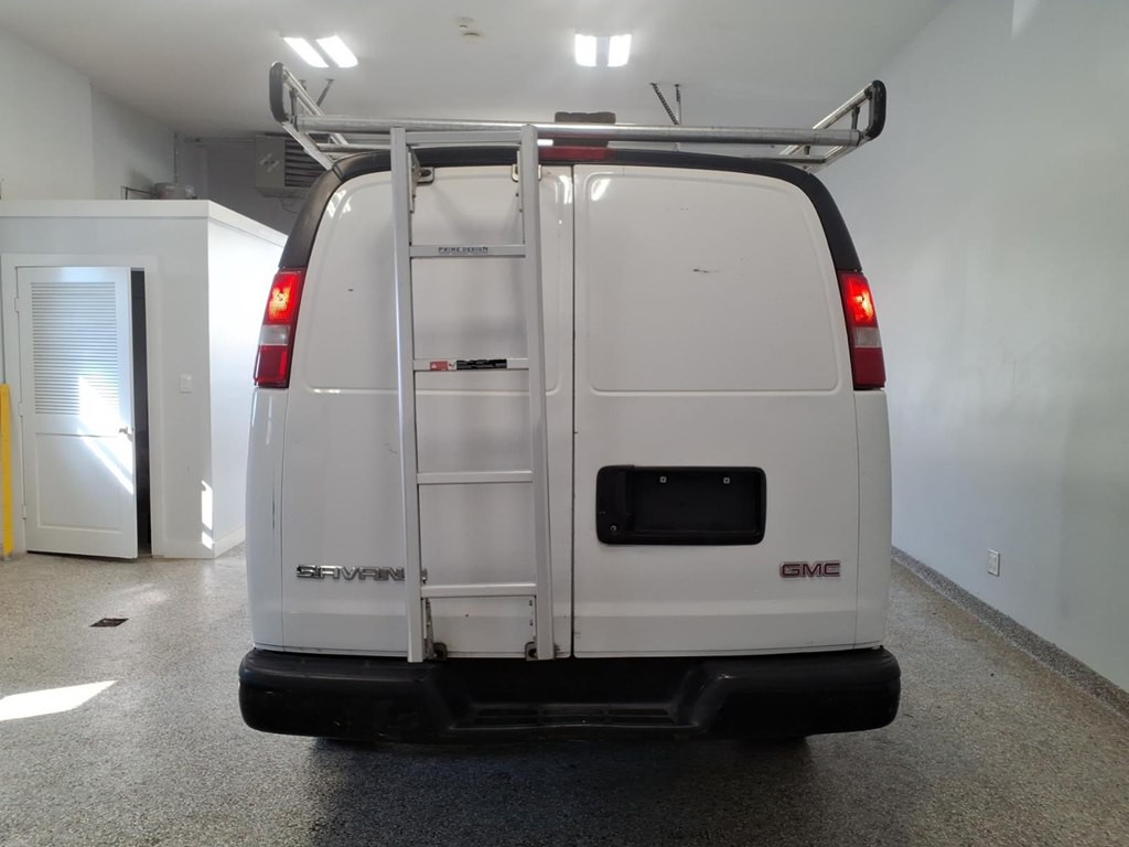 2017 GMC Savana Image 5