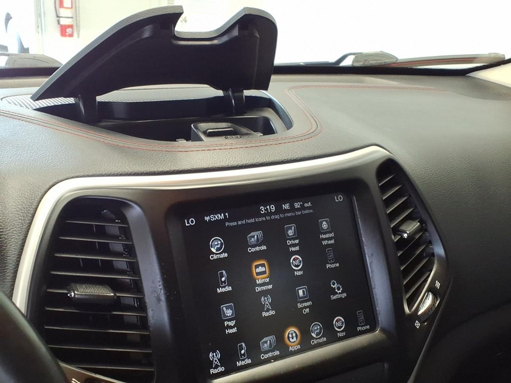 2018 Jeep Cherokee Image 15
