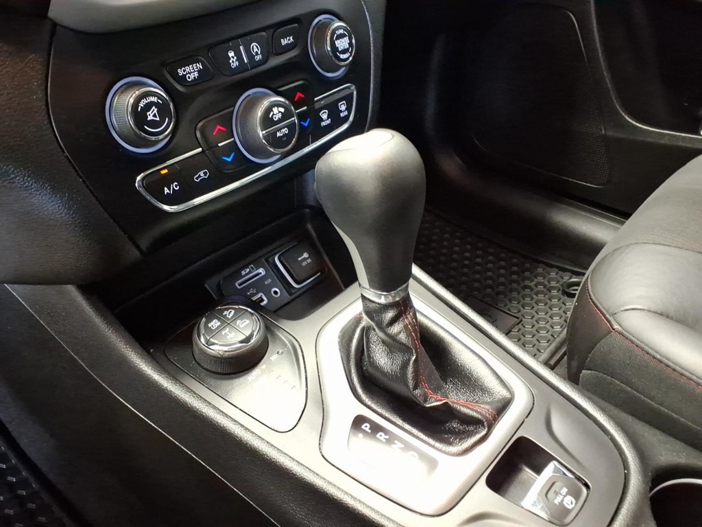2018 Jeep Cherokee Image 17
