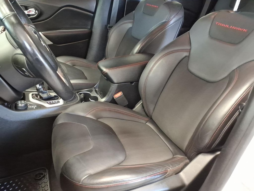 2018 Jeep Cherokee Image 18