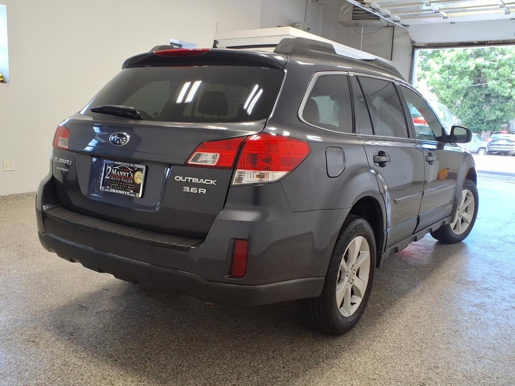 2013 Subaru Outback Image 4