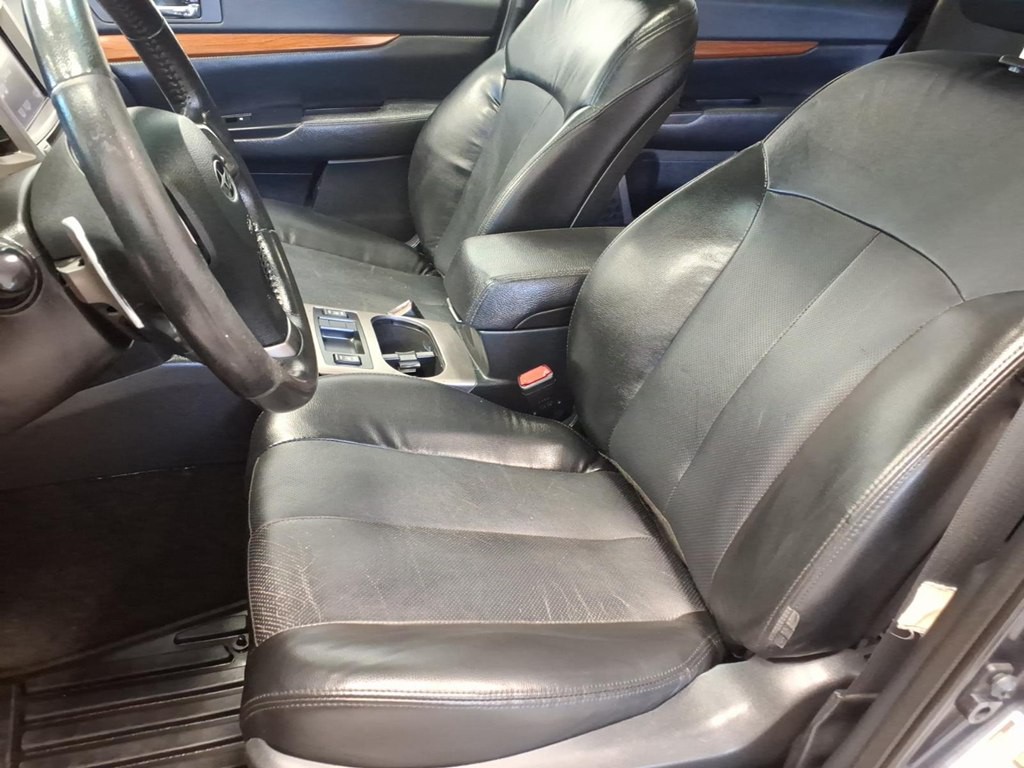 2013 Subaru Outback Image 17
