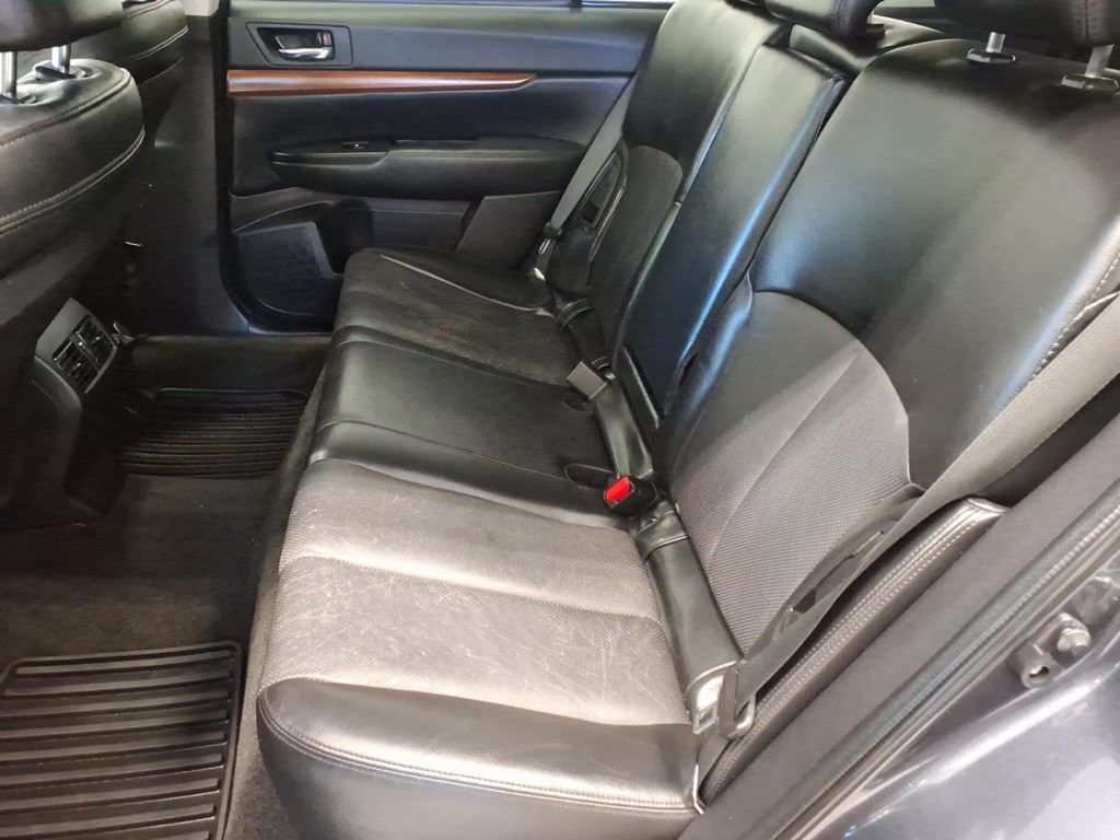 2013 Subaru Outback Image 20