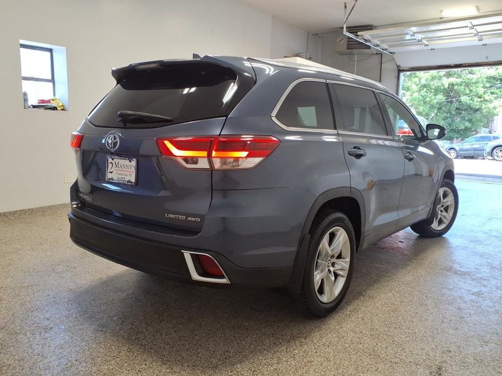 2018 Toyota Highlander Image 4