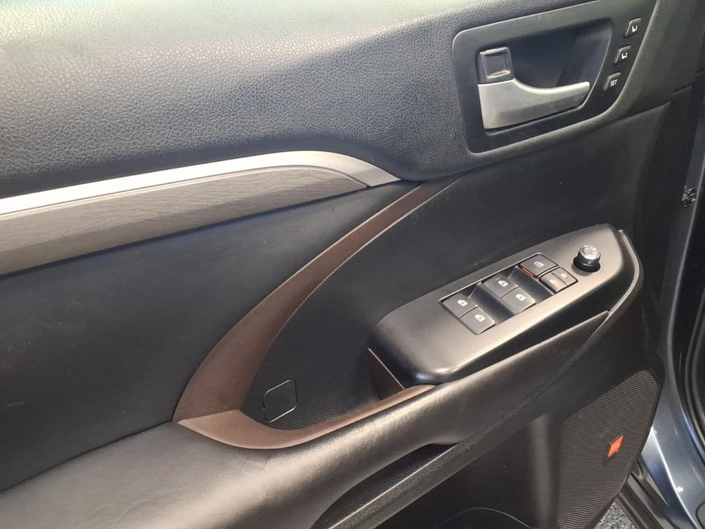 2018 Toyota Highlander Image 8