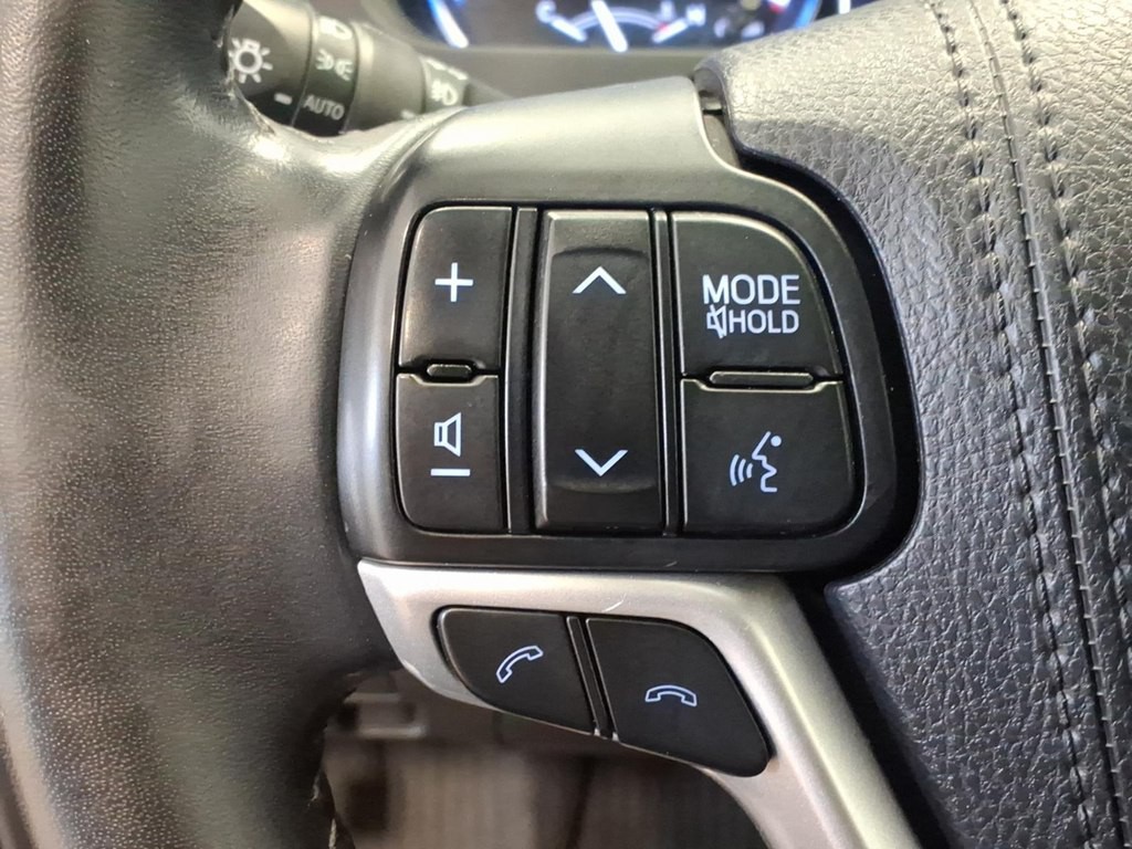 2018 Toyota Highlander Image 11