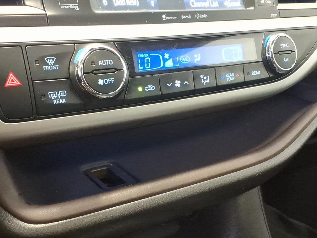 2018 Toyota Highlander Image 17