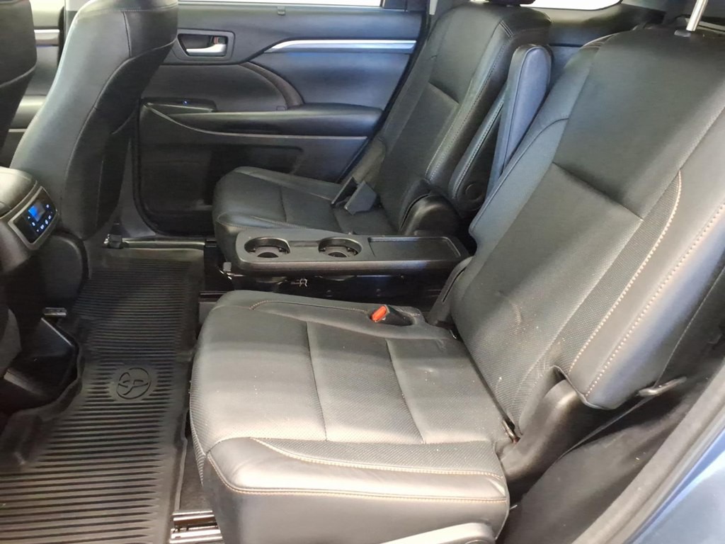 2018 Toyota Highlander Image 22