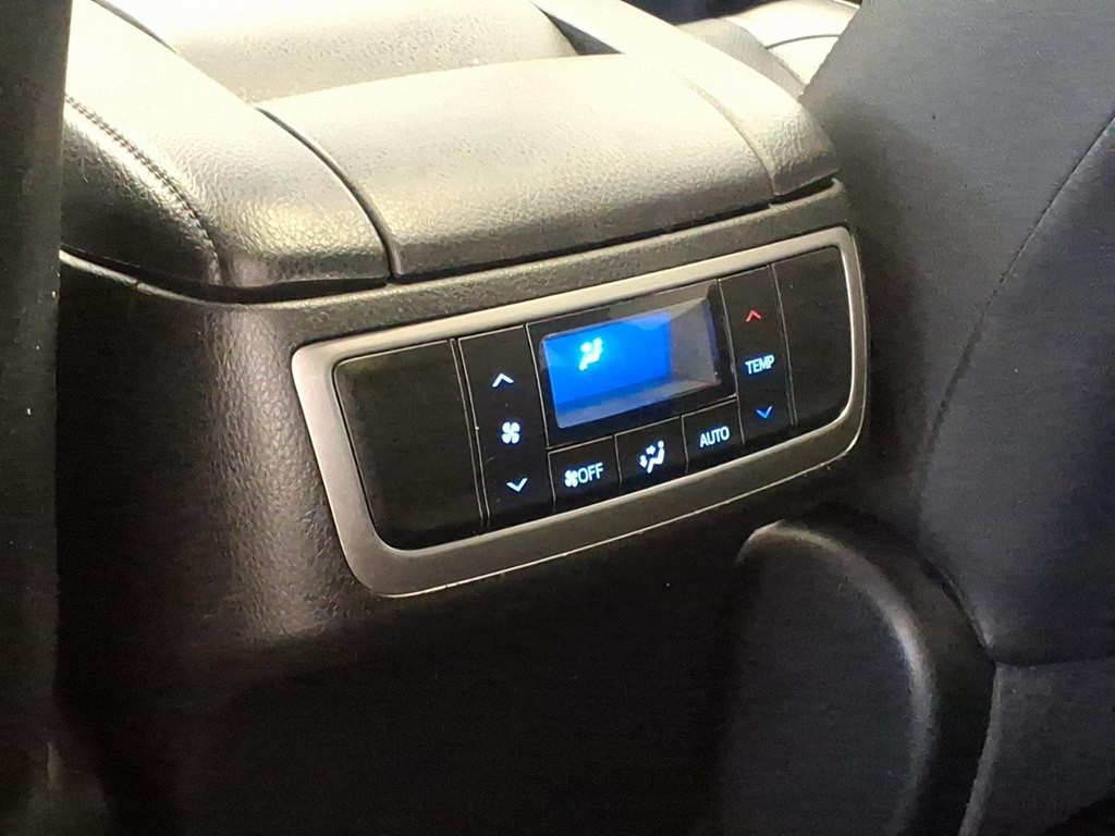 2018 Toyota Highlander Image 23